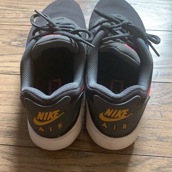 Nike Air shoes - Picture 4 of 5